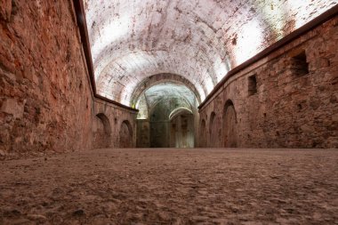 Şehrin duvarlarının altındaki geçit, Saint Martin Kalesi, Lucca