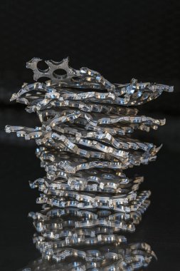 Alüminyum bir levha yığını, endüstri için bir bileşen ve ham madde.