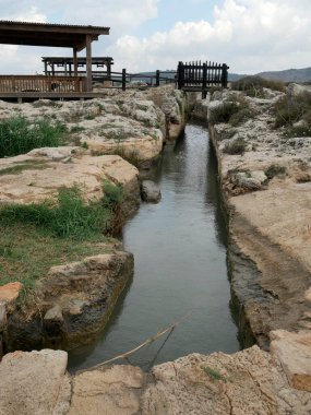 Nahal Taninim Doğa Rezervi. Tanemin Nehri 'nin aktığı doğa ve tarihi birleştiren bir doğa rezervi.