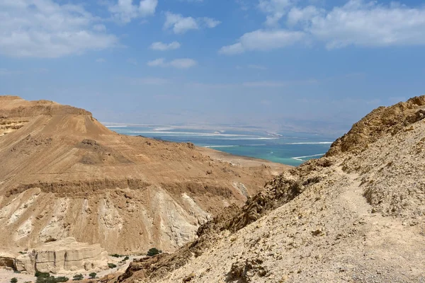 Yol Kenarındaki Gözlem Güvertesinden Dağların Ölü Deniz Manzarası — Stok fotoğraf
