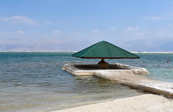 Strand Ufer Des Toten Meeres Mit Einem Vordach Für Schatten — Stockfoto