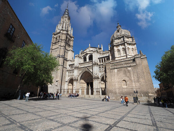 Toledo - A city in Spain, the capital of the autonomous community of Castile, is famous for its medieval center, which has preserved Arab, Jewish and Christian architectural monuments.