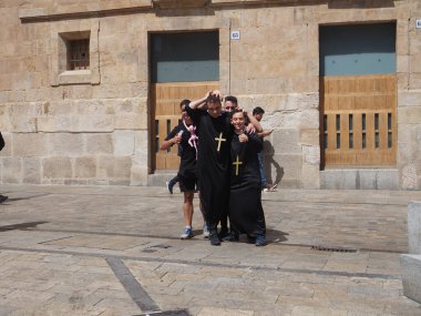 Salamanca İspanya 'daki dünyanın en eski üniversitelerinden birinin öğrencilerinin maskeli balosu.