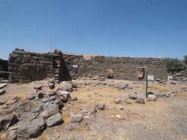 Gamla, Golan Tepeleri 'nin orta kesimindeki doğal rezerv içindeki Bizans kilisesini harap eder.