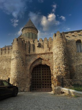 Svetitskhoveli Katedrali 'nin etrafındaki kale duvarı
