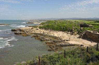 Akdeniz 'deki Tel Dor Ulusal Parkı İsrail antik ve önemli bir liman ve İncil şehri olan Dor' un kalıntıları