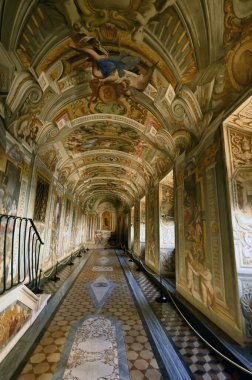 Aziz İgnatius Kilisesi 'nin giriş koridorunda antik İsa' nın Evi Roma 'da.