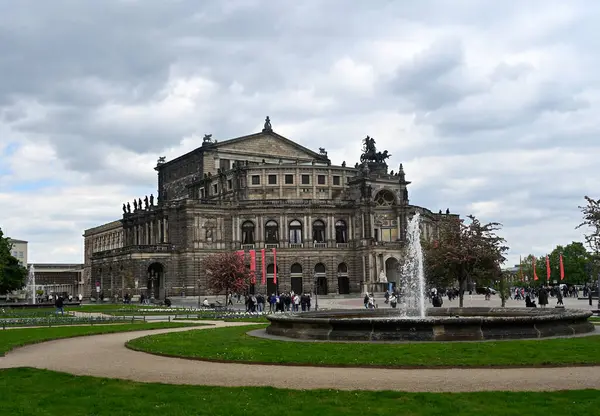 Dresden Semper Opera Salonu Saksonya Almanya