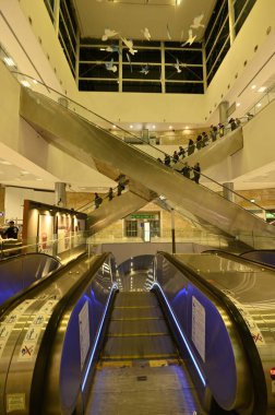 İzak Navon Merkez İstasyonu, İsrail Demiryolları 'nın Kudüs' teki bir yeraltı yolcu terminalidir..