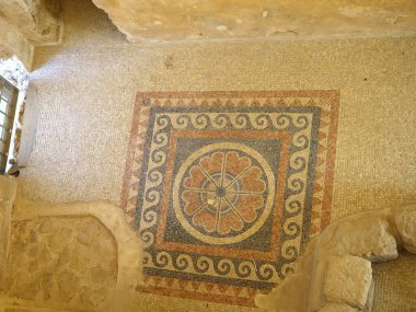 İsrail, Ölü Deniz 'in güneybatı kıyısındaki antik kalenin Masada Ulusal Parkı' nın iç kısımları. Kral Herod tarafından kış hamamı olarak inşa edildi.