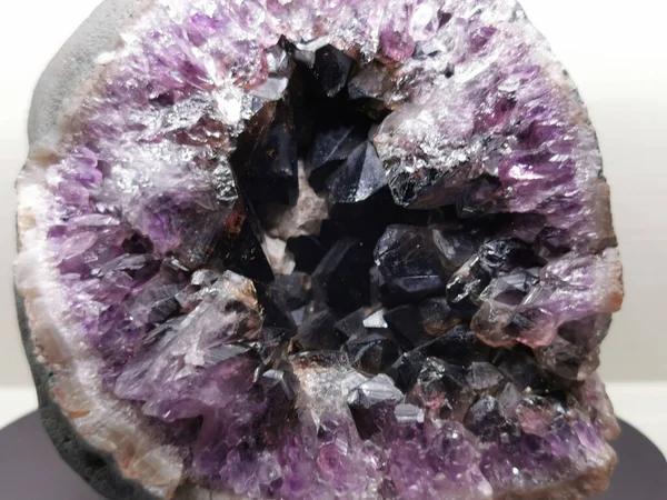 Amethyst Mineralische Textur Als Sehr Schöner Hintergrund — Stockfoto