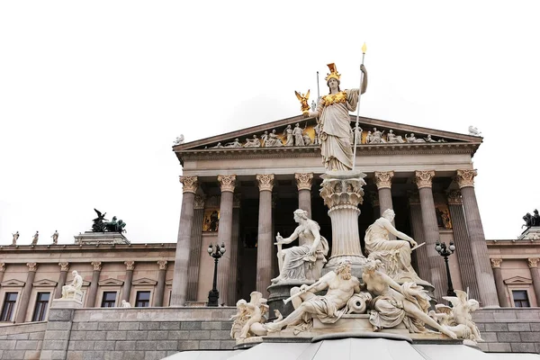 Régi Fehér Bécsi Parlament Épület Eurpe — Stock Fotó
