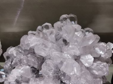 kristal kalsit minerali gibi doğal bir arka plan.