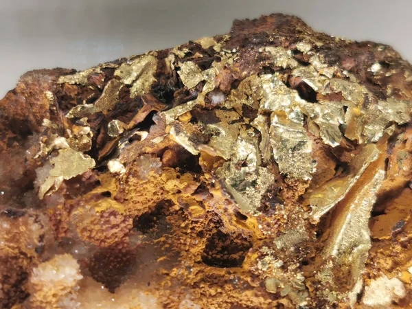 Кристали Природного Золота Природи Великий Мінеральний Фон — стокове фото