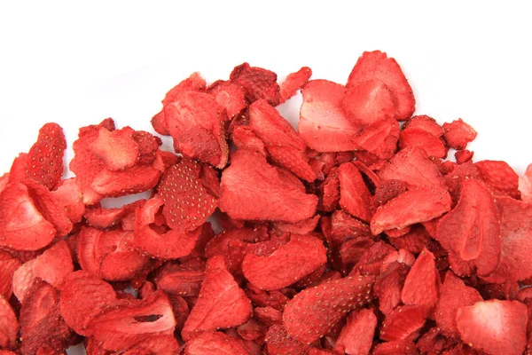Getrocknete Erdbeeren Isoliert Auf Weißem Hintergrund — Stockfoto