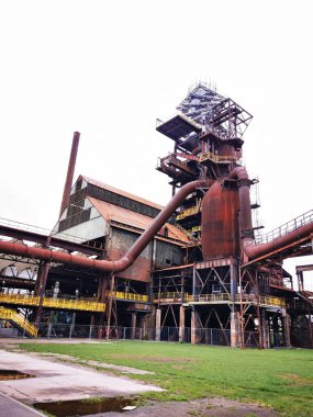 Ostrava Vitkovice Çek Cumhuriyeti 'ndeki eski fabrika sanayi kuleleri