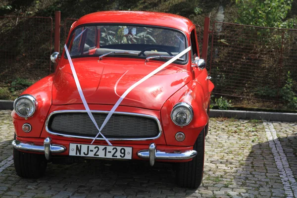Oud Rood Skoda Auto Veteraan Als Atomobiele Geschiedenis — Stockfoto
