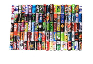 Czech Cumhuriyeti 'nden boş enerji içecekleri koleksiyonum gençler için tehlike arz ediyor. 