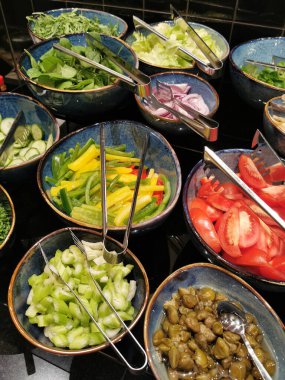 Polonya mutfağından lezzetli sebze salatası.