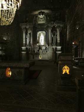 Krakow - Wieliczka, Polonya - 2 Aralık 2023 - Eski tarihten kalma tuz madeni tünelleri fotoğrafı