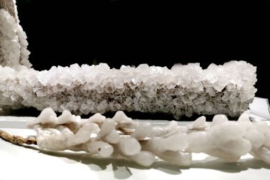 Krakow - Wieliczka, Polonya - 2 Aralık 2023 - Tuz kristalinin fotoğrafı