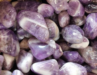 Doğal menekşe arkaplan olarak ametist mineral dokusu