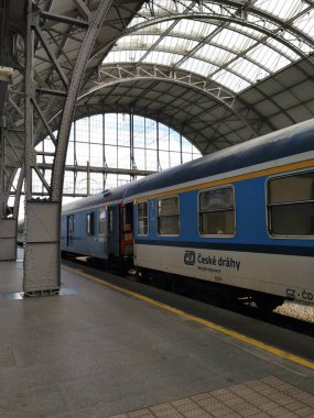 Prag, Çek Cumhuriyeti - 21 Nisan 2024 - eski tren istasyonu