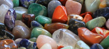 doğal mineral koleksiyonunu güzel bir arkaplan olarak seç