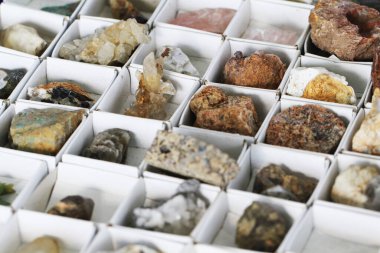 doğal mineral koleksiyonunu güzel bir arkaplan olarak seç