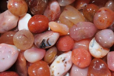 Carnelian mineral koleksiyonu çok güzel bir renk arkaplanı