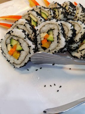 Nefis suşi yemekleri çok güzel bir arka plan.