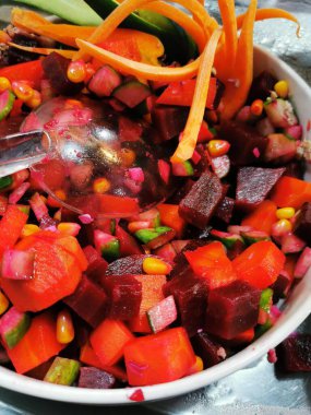 Taze pancar salatası çok güzel bir gurme geçmişi var.