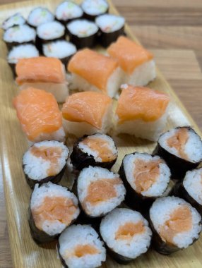 Çin Cumhuriyeti 'nde yapılan Asya popüler yemek suşisi.