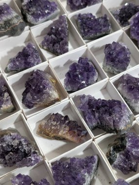 Çok güzel bir arkaplan olarak ametist mineral dokusu