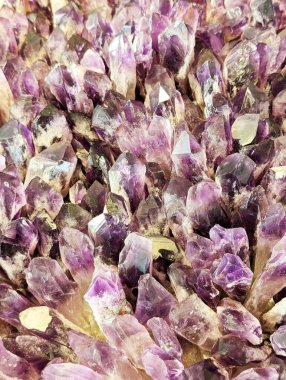 Çok güzel bir arkaplan olarak ametist mineral dokusu