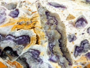 Çok güzel bir arkaplan olarak ametist mineral dokusu
