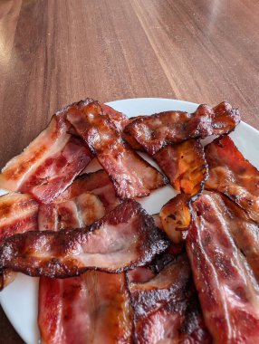 Taze domuz pastırması harika bir yemek geçmişi.