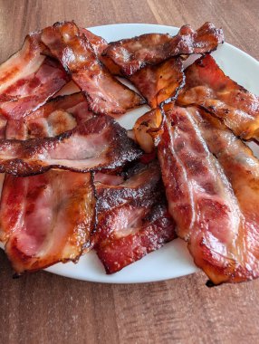 Taze domuz pastırması harika bir yemek geçmişi.