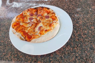 Mısır plajından gelen kolay pizza güzel bir yemek arkaplanı.