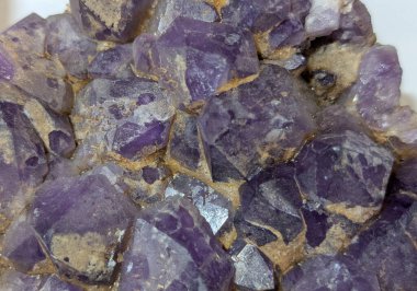 Çok güzel bir arkaplan olarak ametist mineral dokusu