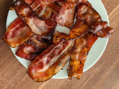 Taze domuz pastırması harika bir yemek geçmişi.