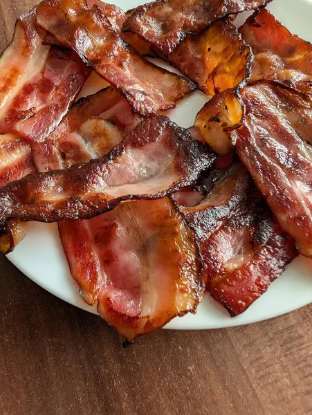 Taze domuz pastırması harika bir yemek geçmişi.