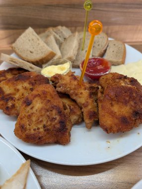 Çek Cumhuriyeti 'nden küçük, sağlıklı bir akşam yemeği.