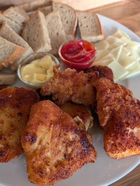 Çek Cumhuriyeti 'nden küçük, sağlıklı bir akşam yemeği.