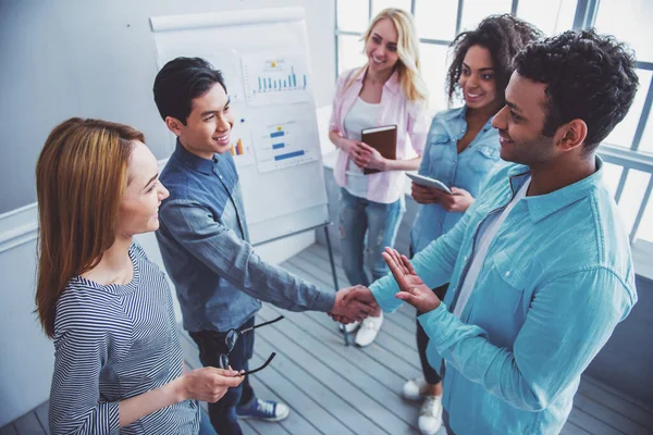 Young People Different Nationalities Discussing Business Affairs Handsome Asian Afro — Stock Photo, Image