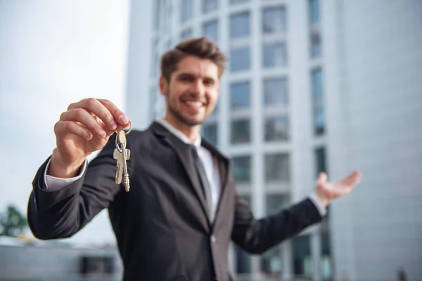 Handsome Young Businessman Classic Suit Holding Keys Your New Flat — Stock Photo, Image