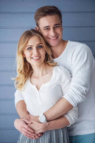 Portrait Beautiful Young Couple Casual Clothes Hugging Looking Camera Smiling — Stock Photo, Image