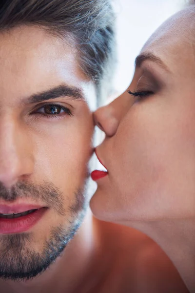 Close Belo Casal Apaixonado Beijando Enquanto Faz Sexo — Fotografia de Stock