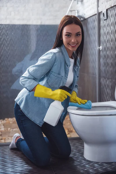 Beautiful Young Woman Using Duster Detergent Looking Camera Smiling While — Stock Photo, Image