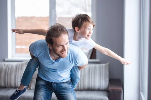 Father Son Smiling While Spending Time Together Little Boy Sitting — Stock Photo, Image